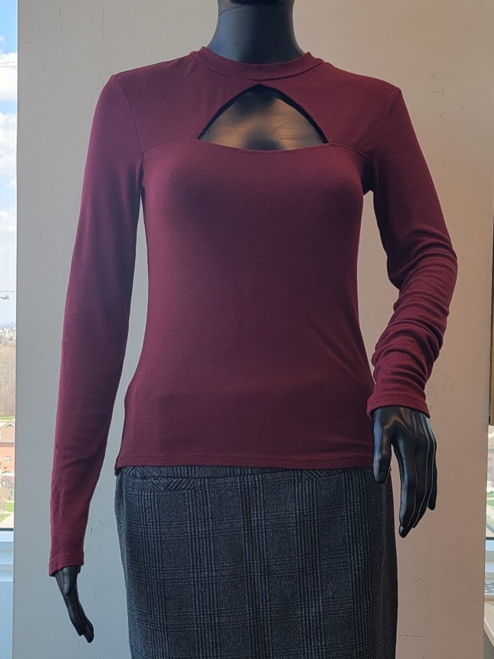 Guess Women's Long Sleeve Rib Cutout Sweater in Rich Burgundy